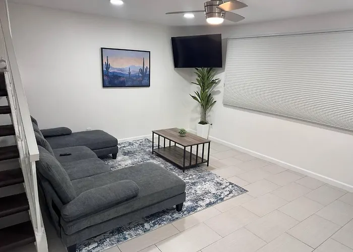 4br Luxury, Walk To Old Town, Arcade, Pool, 12 Guests Scottsdale