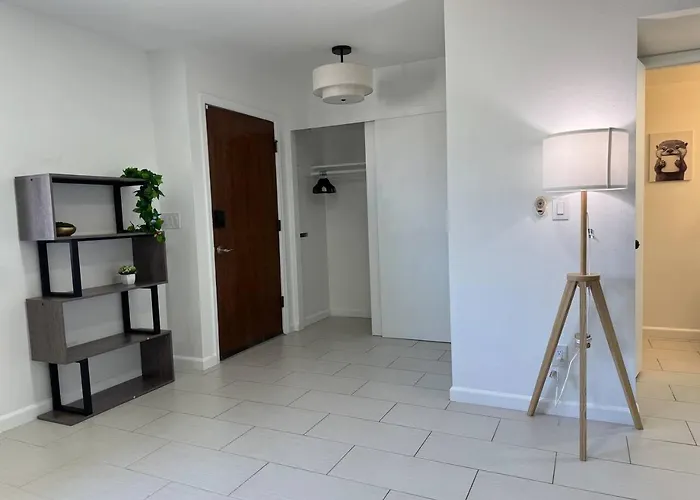 4br Luxury, Walk To Old Town, Arcade, Pool, 12 Guests *
