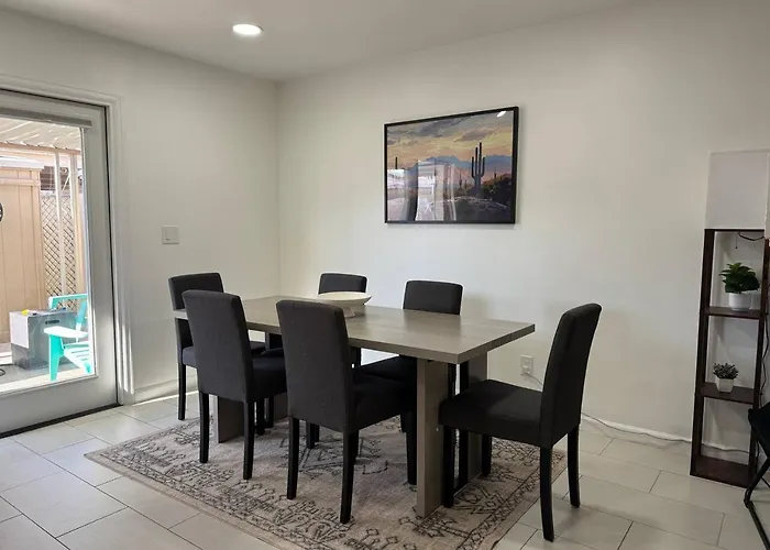 4br Luxury, Walk To Old Town, Arcade, Pool, 12 Guests Holiday home Scottsdale